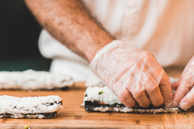 Retina making sushi rolls